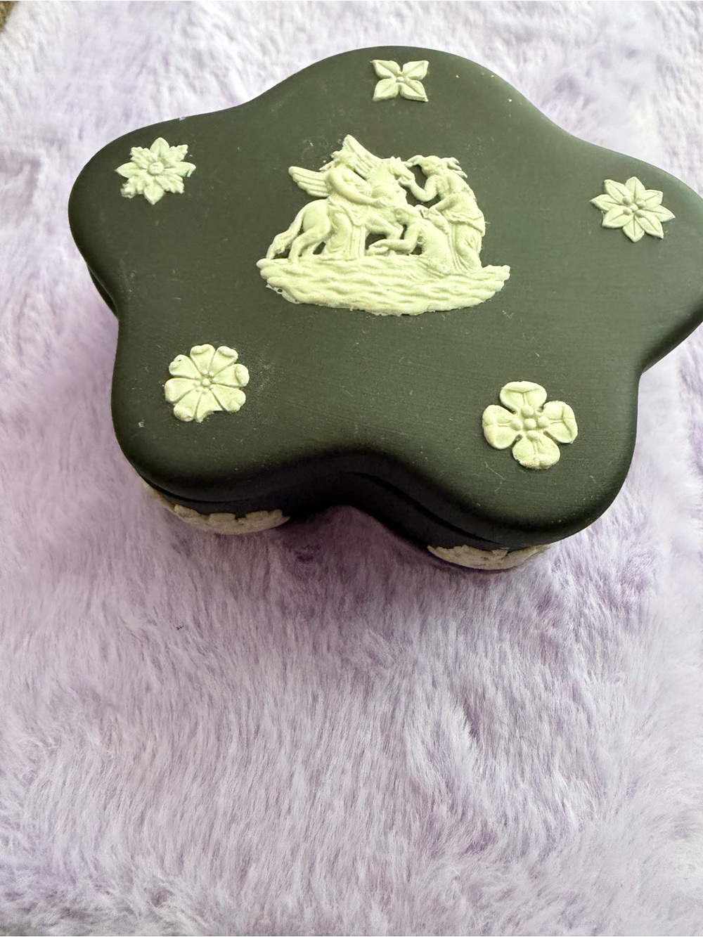 Preloved: Wedgwood Black and Cream Jasperware Star-Shaped Trinket Box